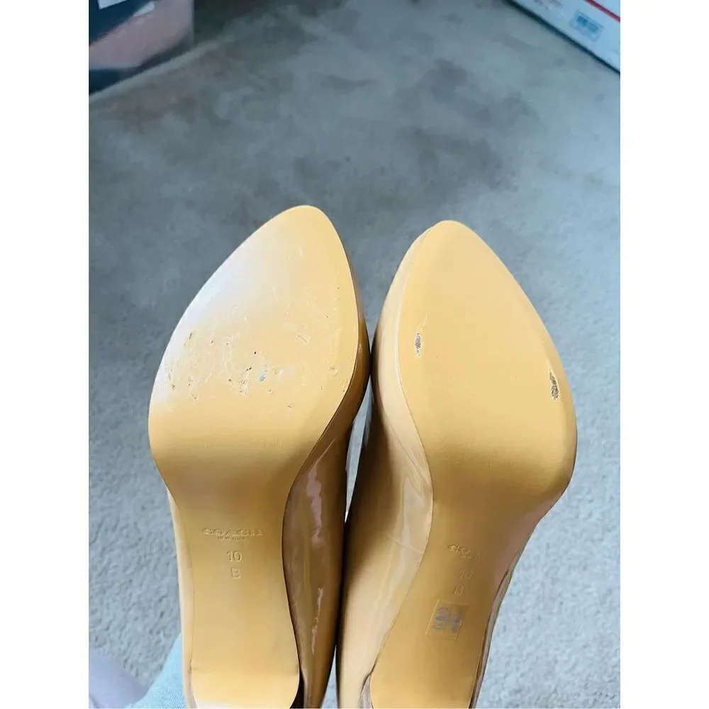 Coach Nude Pumps sz 10‎